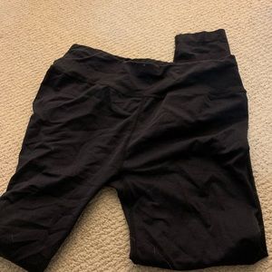 Soft Capri thin leggings size large